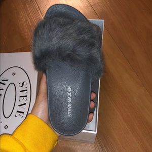 Gray Faux Fur Slide